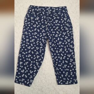 St. Johns Bay Floral Navy Capris